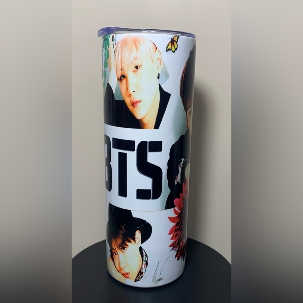 Elegant Black and White Coffee & Tea Accessories for Your Kitchen